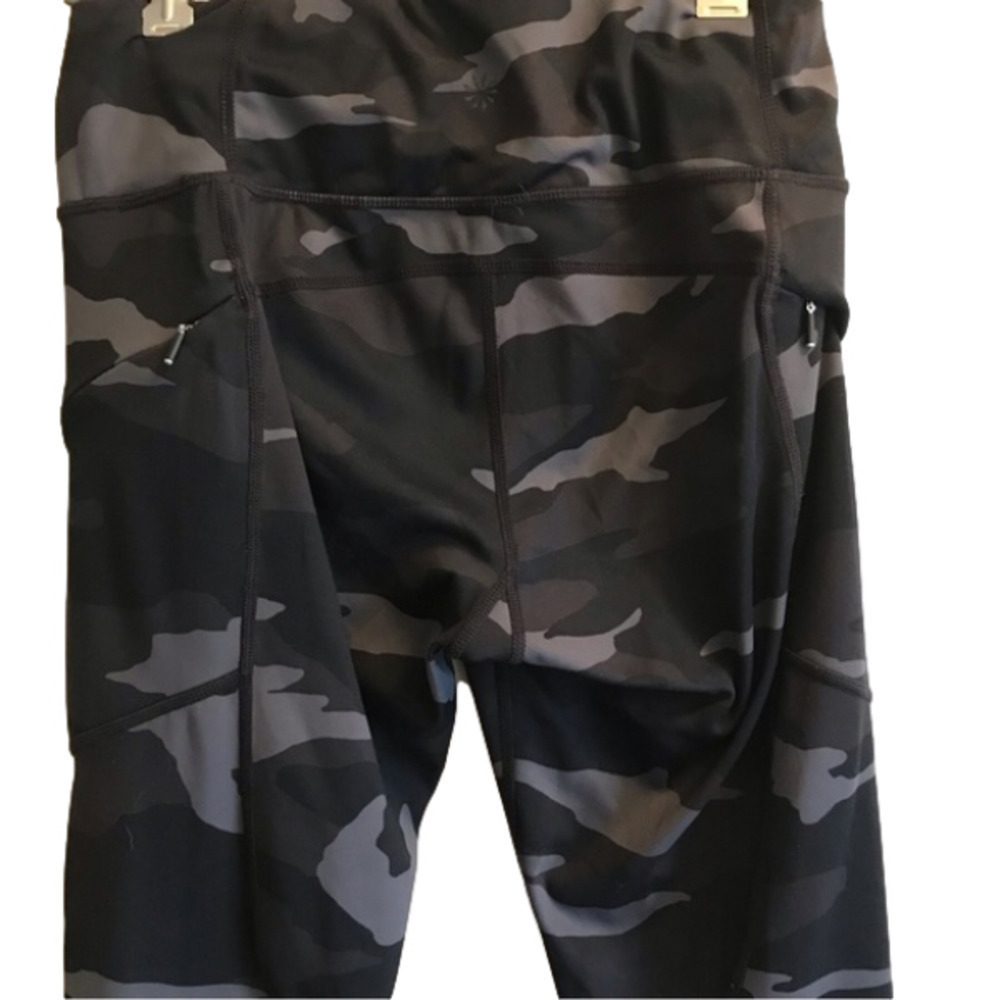 women’s XS Athleta leggings in urban camouflage.